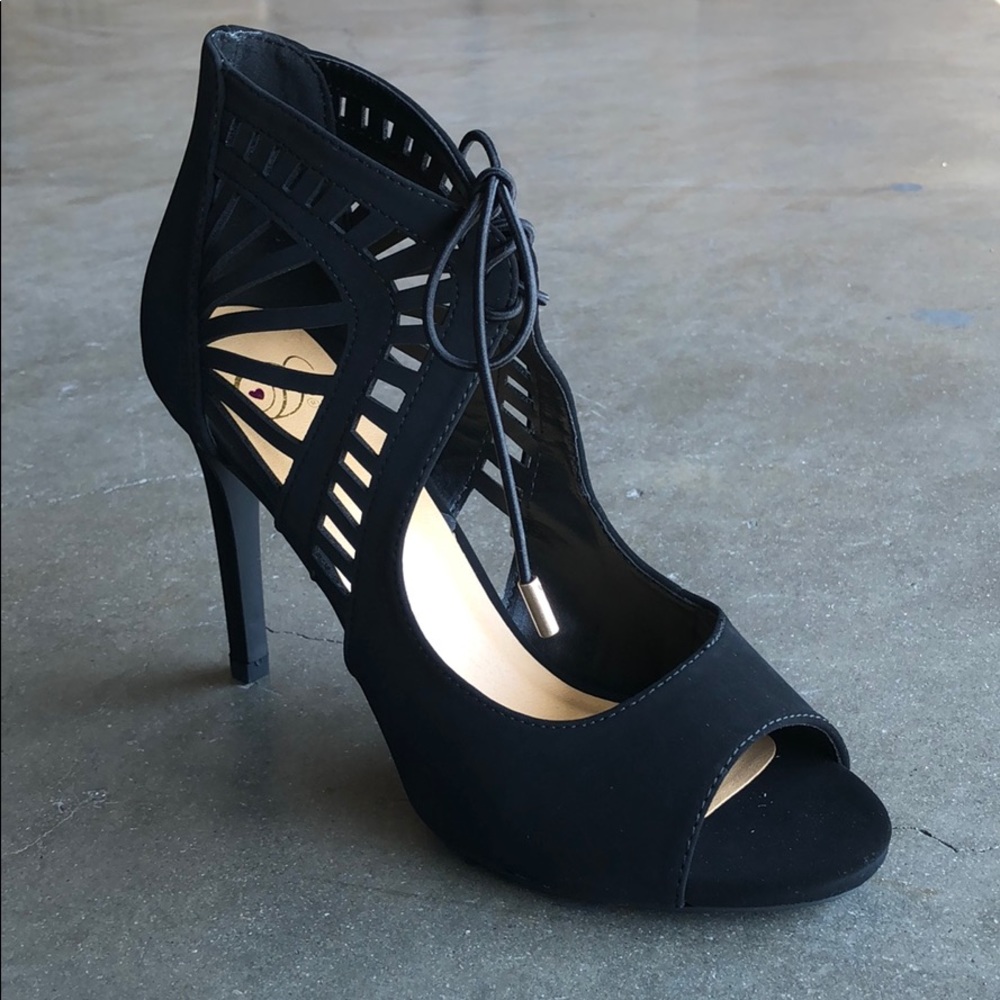 Delicious Women’s Ankle Cuff High Heels in Black